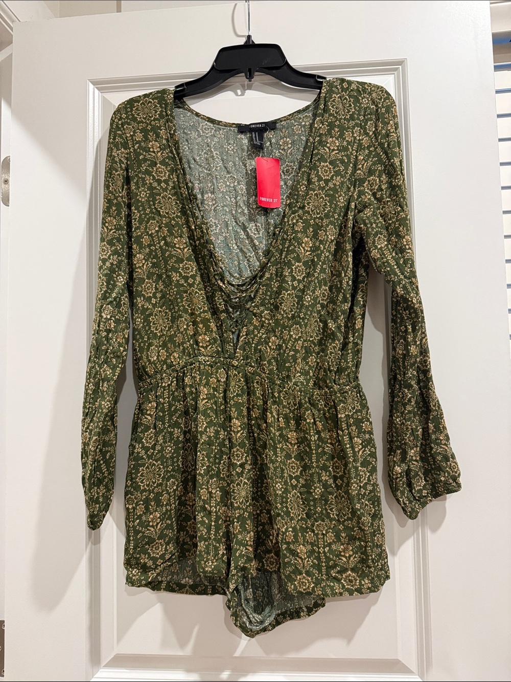 NWT Olive Green Floral V-Neck lace up Long-Sleeve Bodysuit Romper